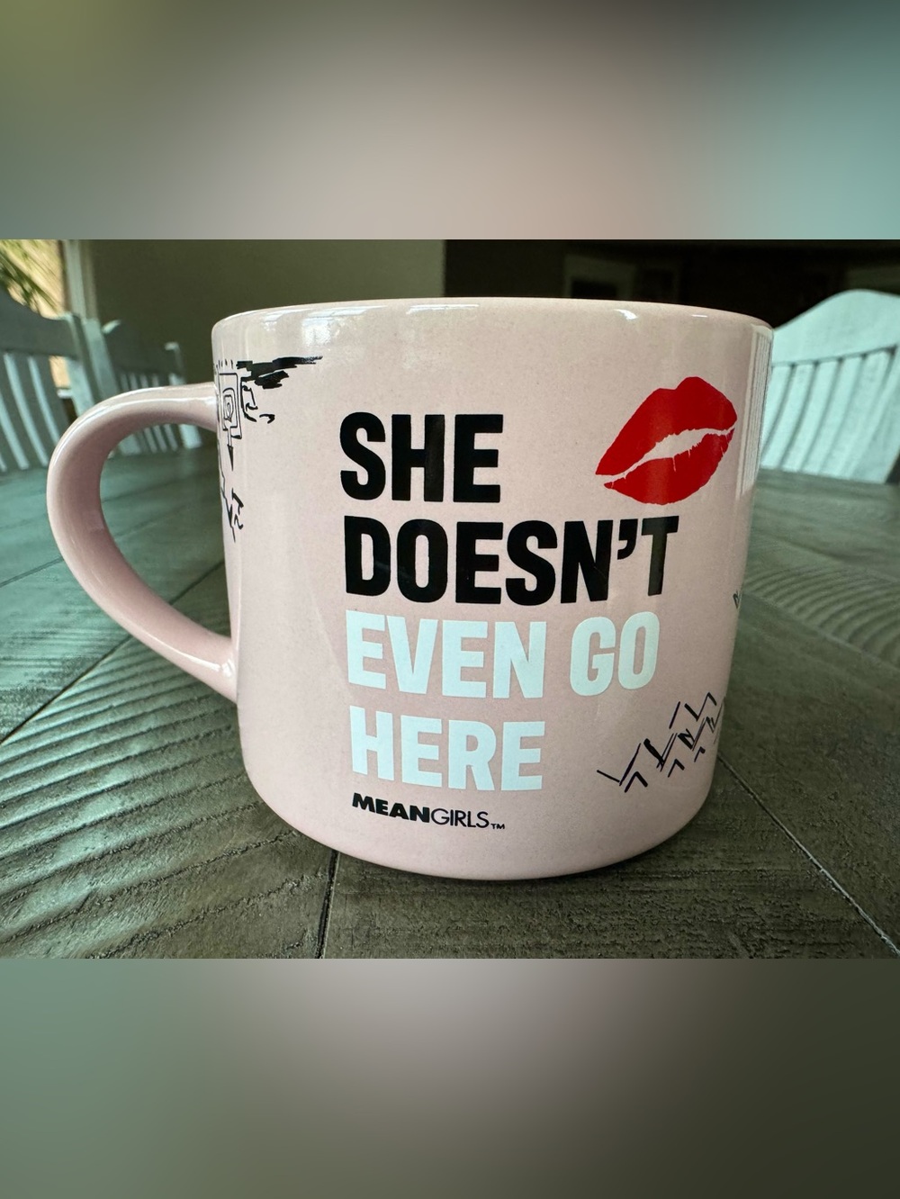 Zak Designs - Mean Girls "She Doesn't Even Go Here" 15oz Modern Mug